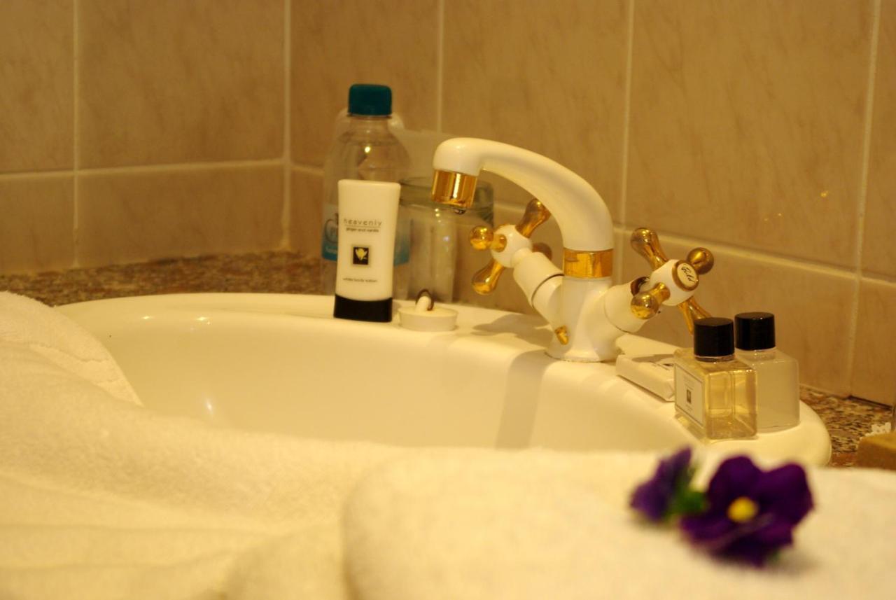 Lyngrove Wines & Guesthouse Stellenbosch Ngoại thất bức ảnh
