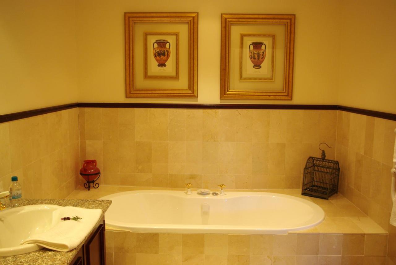 Lyngrove Wines & Guesthouse Stellenbosch Ngoại thất bức ảnh